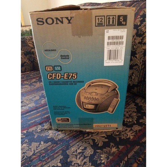Sony CFD-E75 Boombox  CD- Cassette Player Brand New In Box Rare - Picture 2 of 4